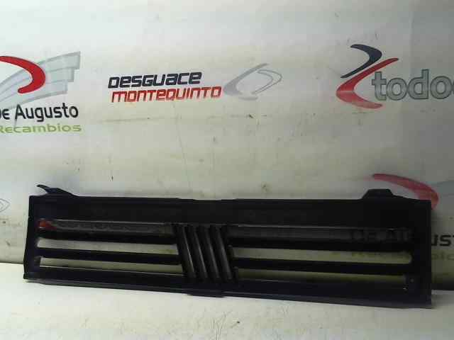  calandra delantera / rejilla del   fiat recambio original . .