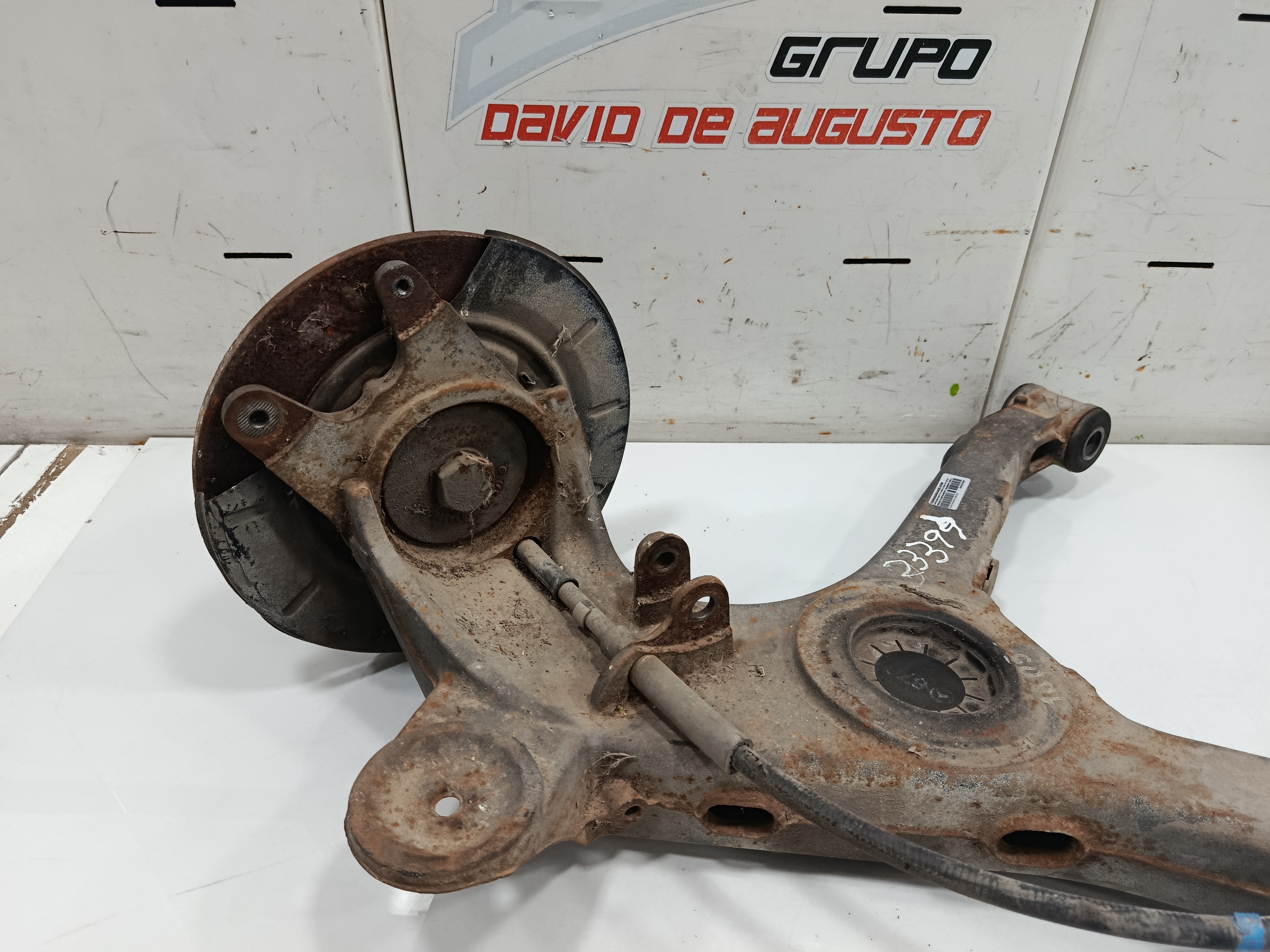 Brazo suspension trasero izquierdo mercedes-benz vito (w638) combi 108 cdi    (638.194)