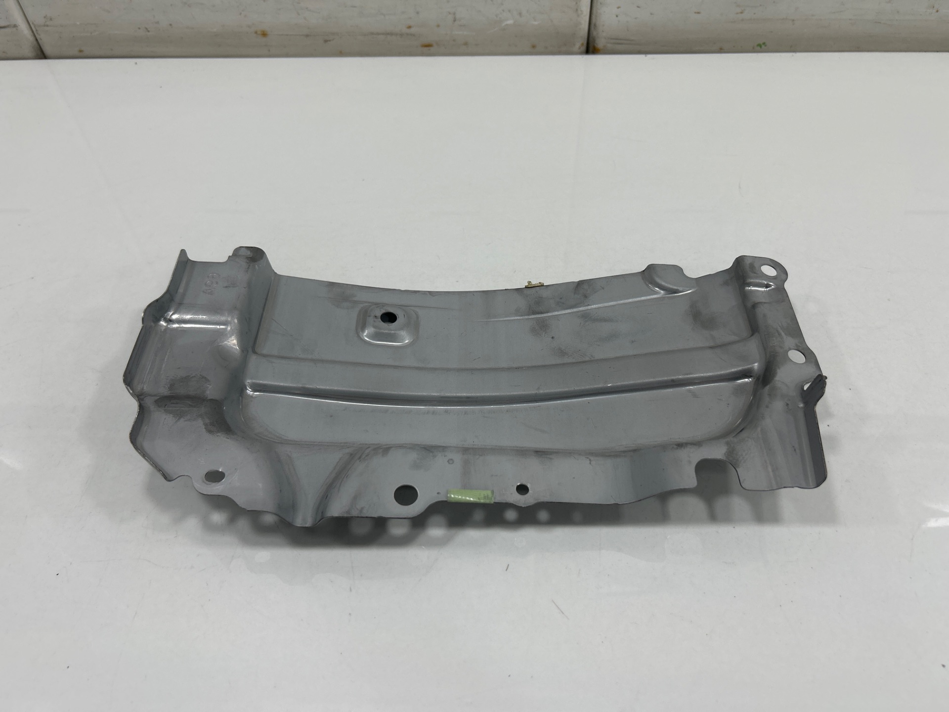 Soporte toyota corolla (e21) hybrid style