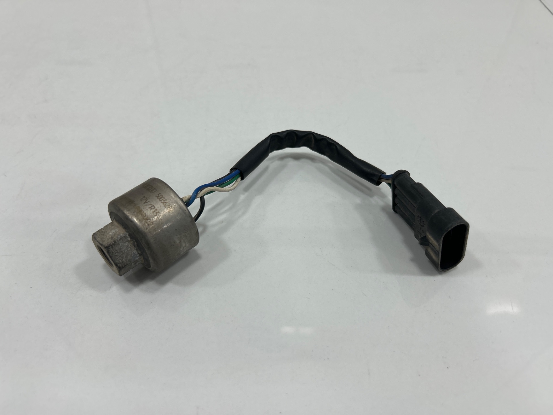 Presostato aire acondicionado iveco eurocargo 05.03 - ml180 e 270 cv
