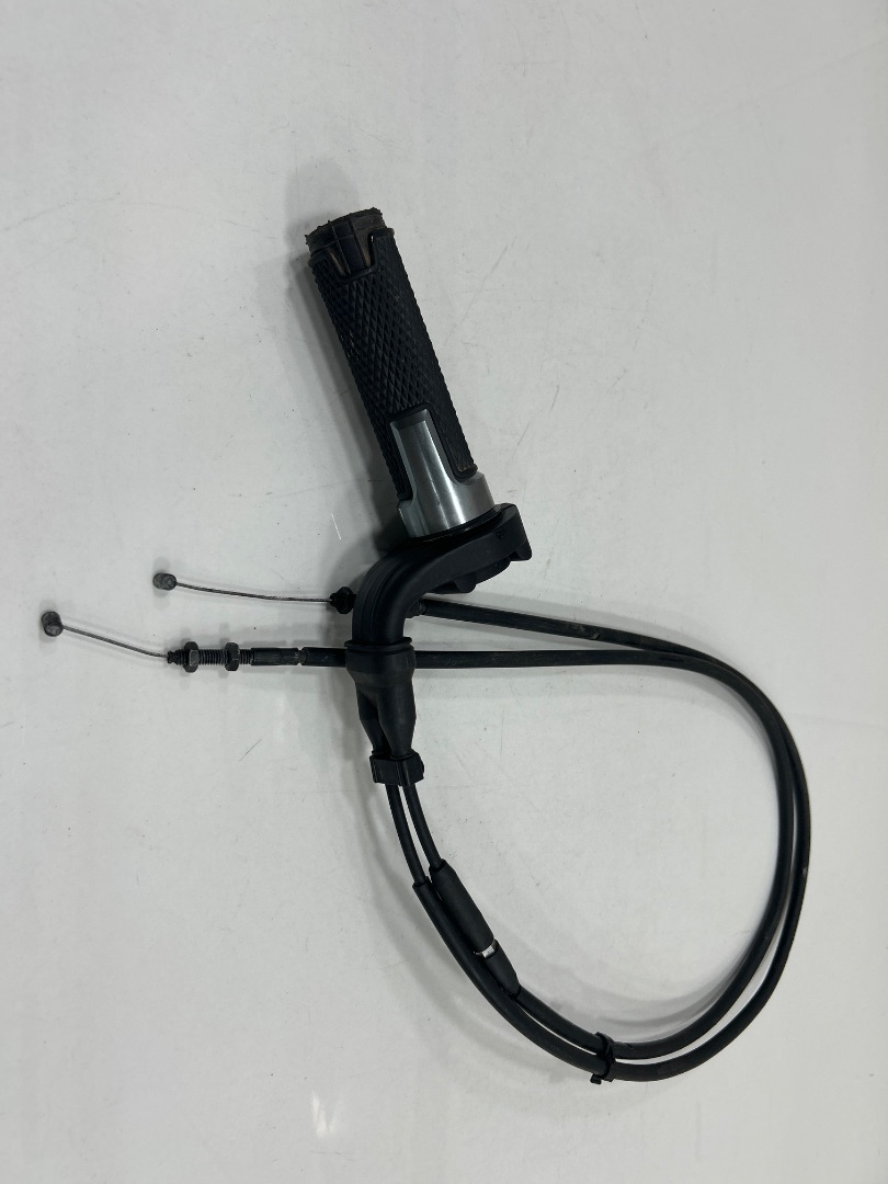 PuÑo acelerador mt07