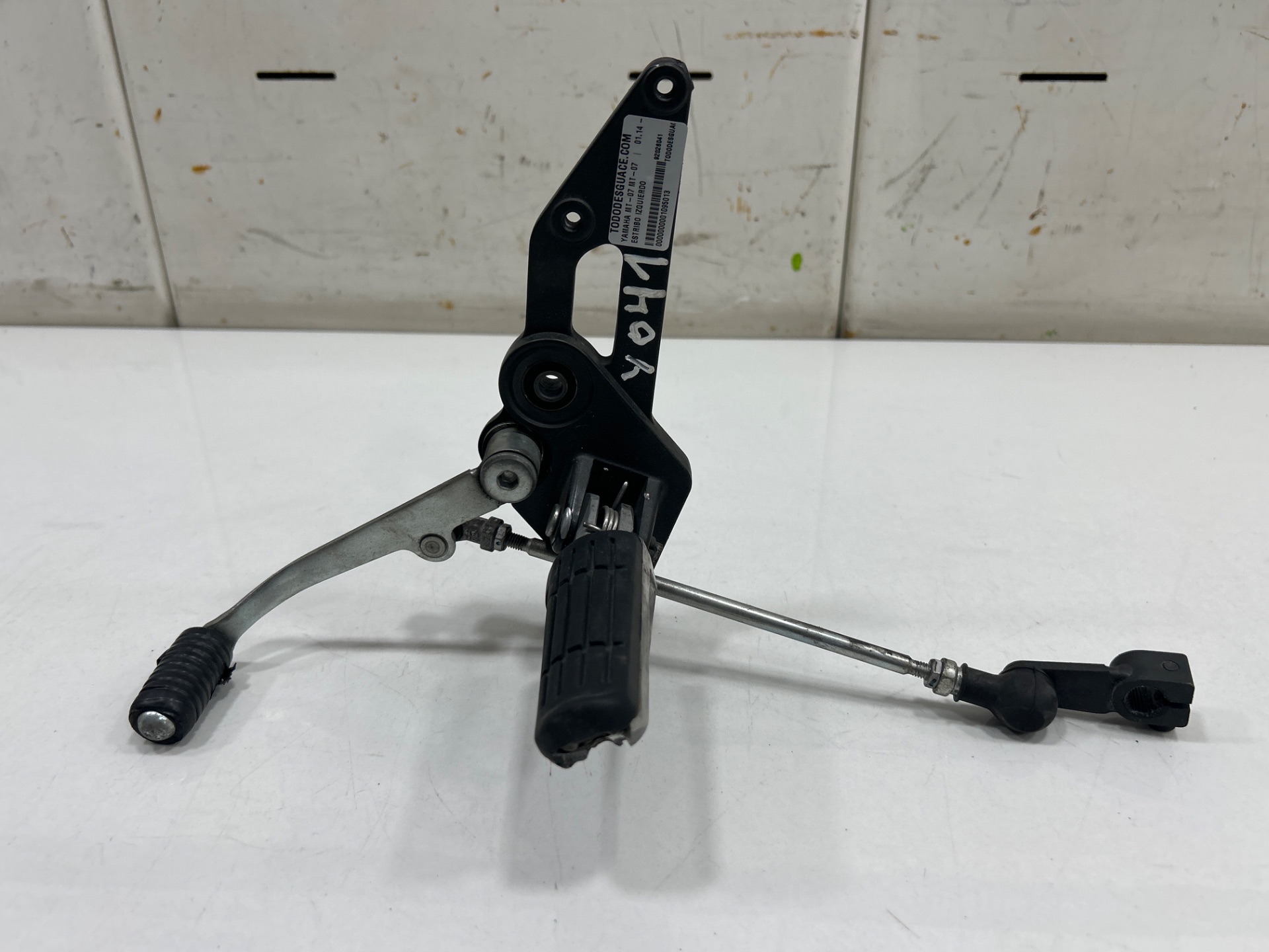 Estribo izquierdo yamaha mt-07 mt07