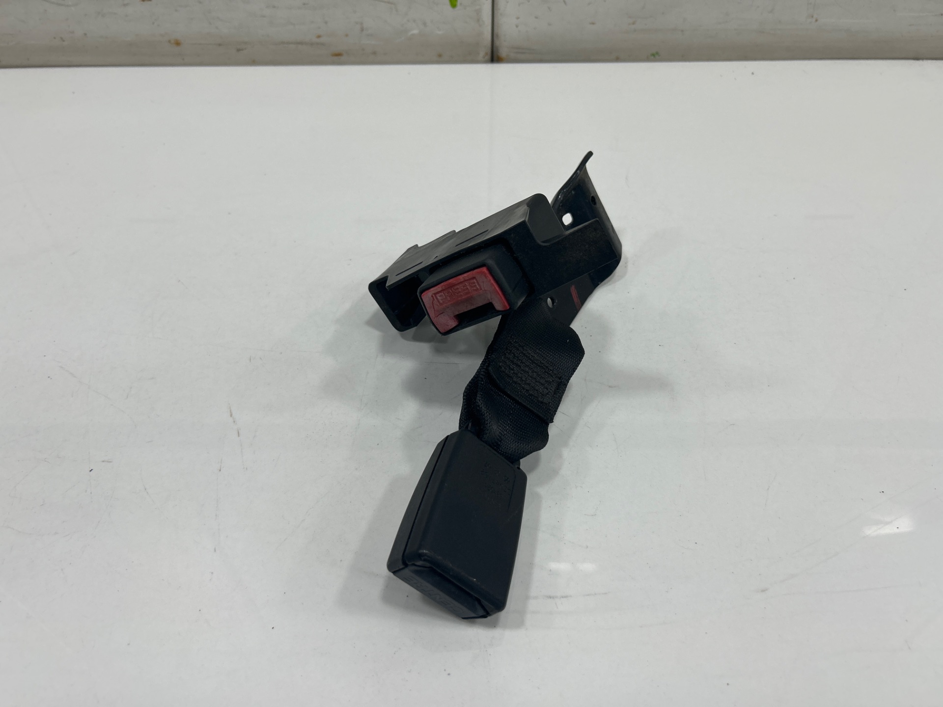Anclaje cinturon trasero central renault clio iii authentique
