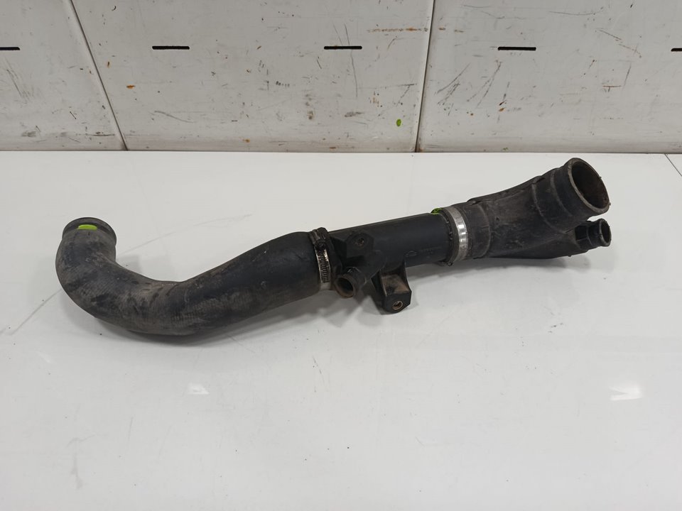 Tubo agua nissan atleon 140 140