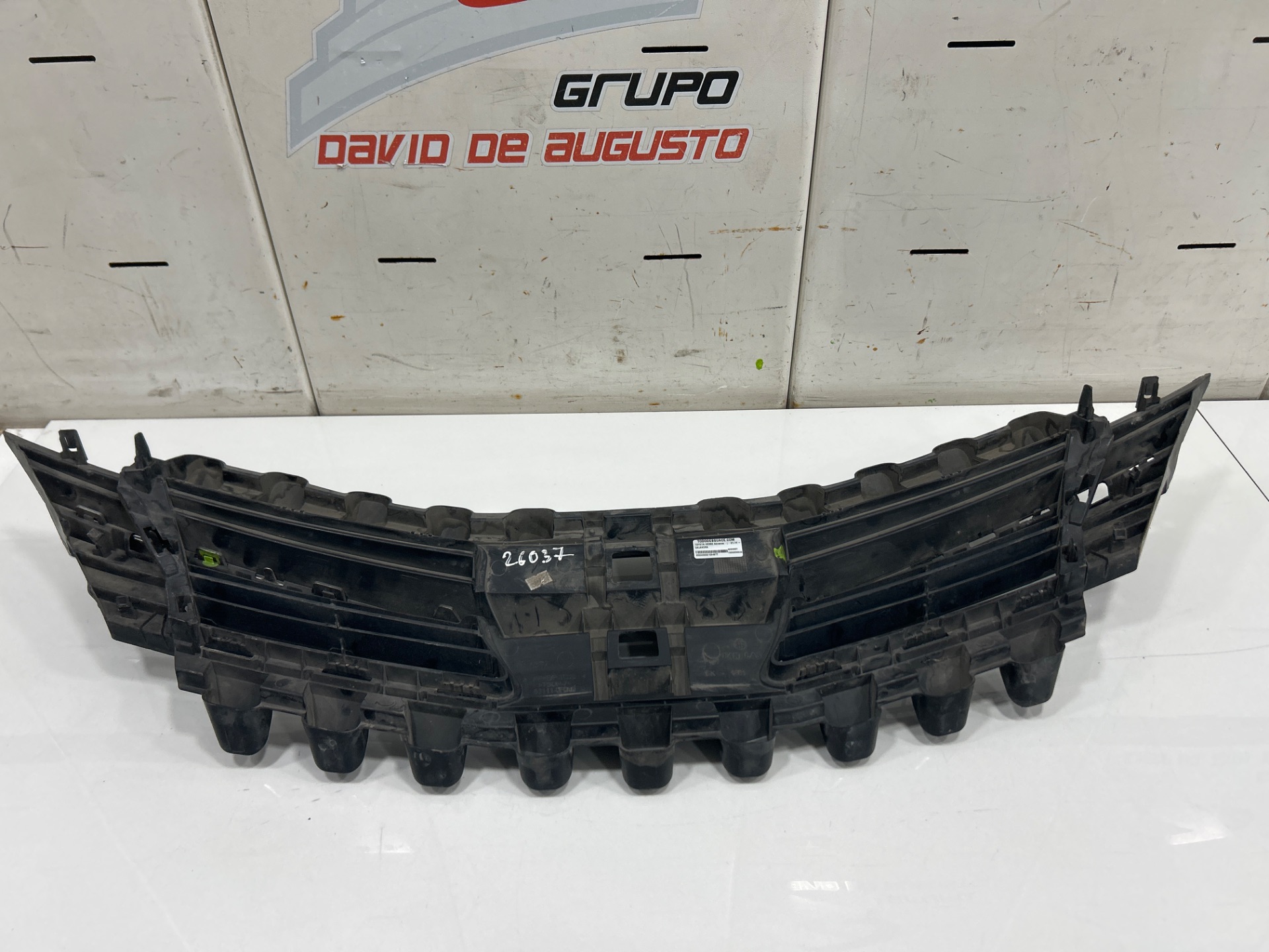 Calandra toyota verso advance