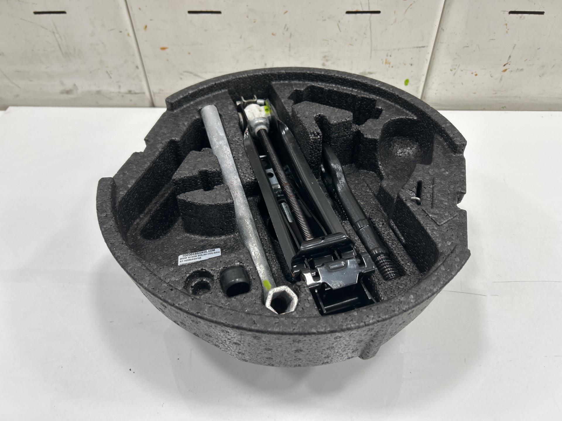 Kit herramientas skoda octavia berlina (1z3) active