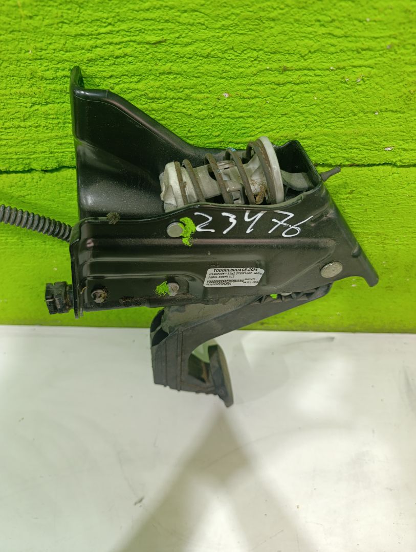 Pedal embrague mercedes-benz sprinterii combi (desde 01.06) 