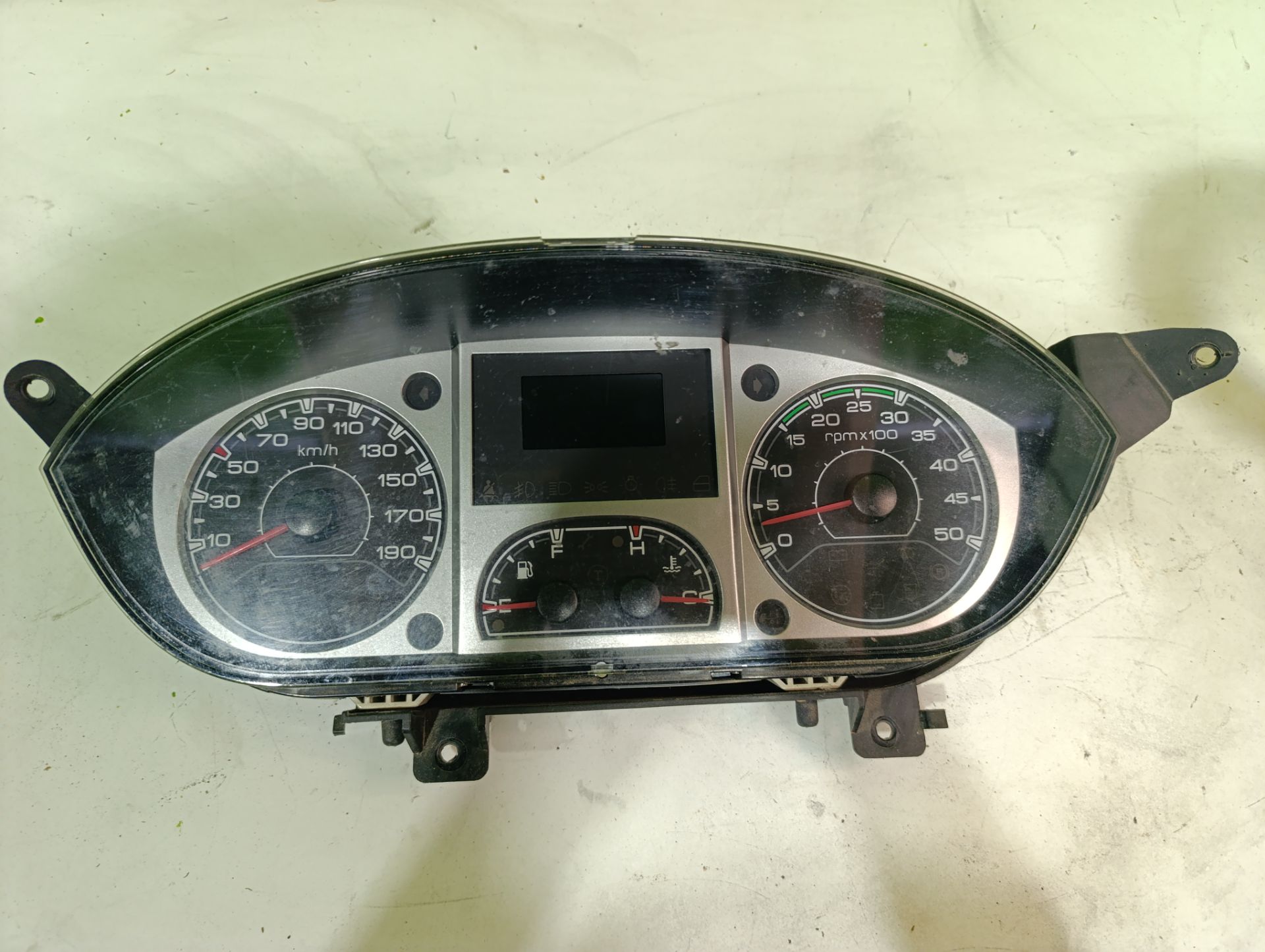 Cuadro instrumentos iveco daily caja cerrada (2006 ) caja cerrada 35c... batalla 30
