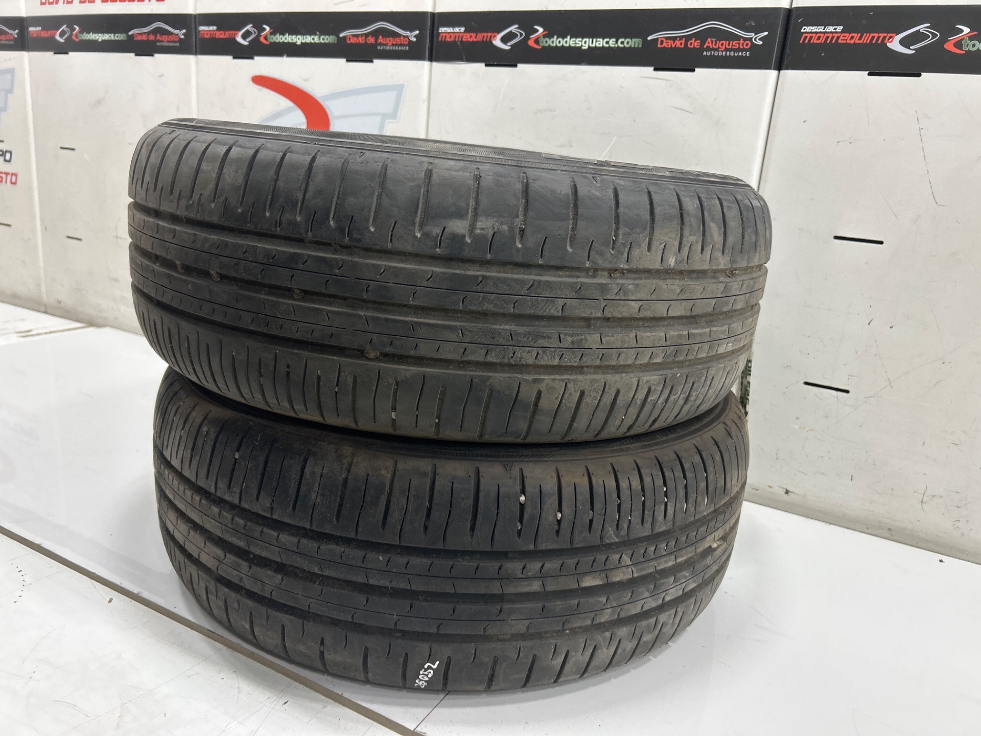 Pareja neumatico seat leon (1m1) signo