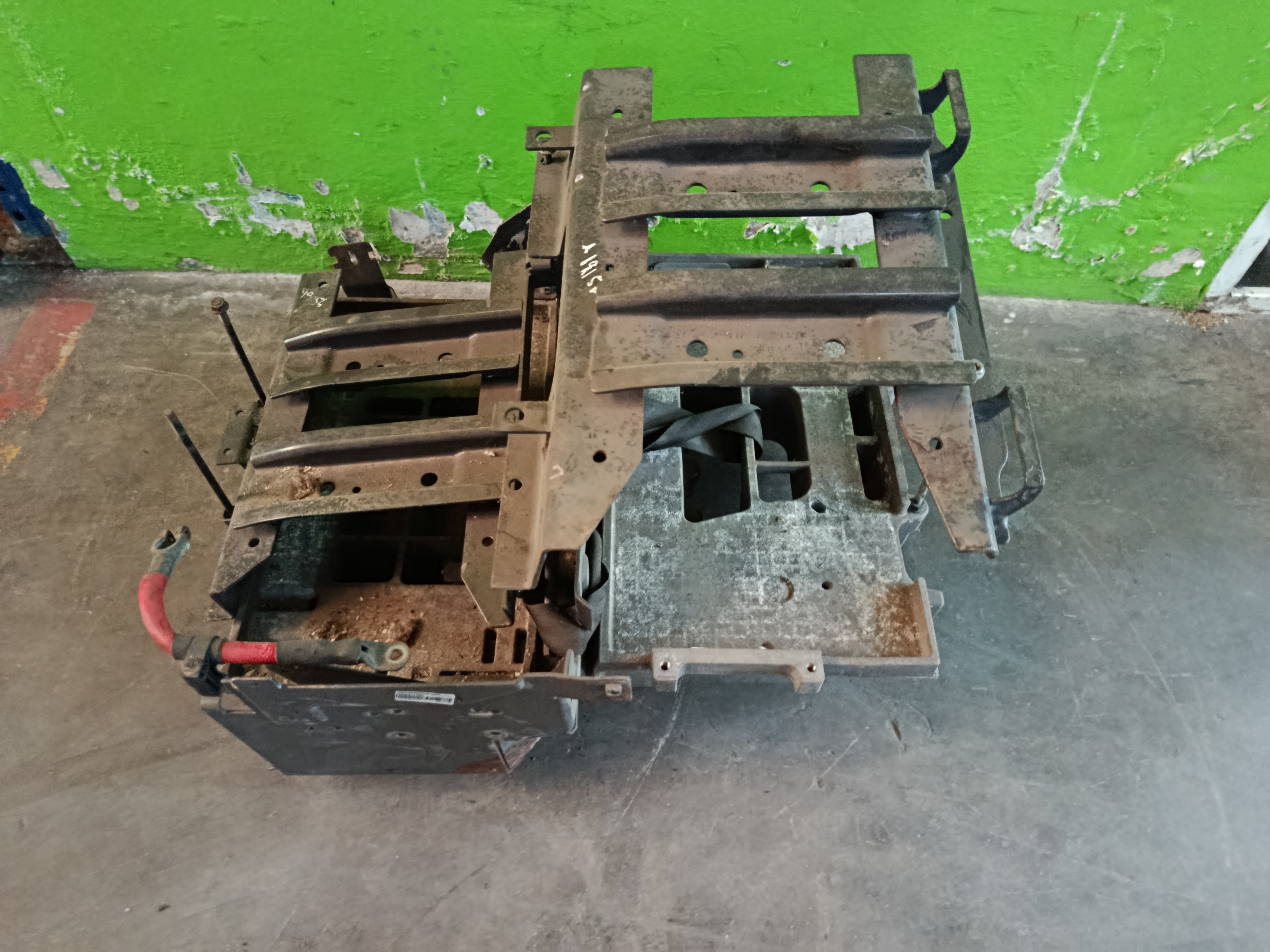 Soporte bateria volvo fh xxx fsa 6x2 low largo (lh1 o l2h1)