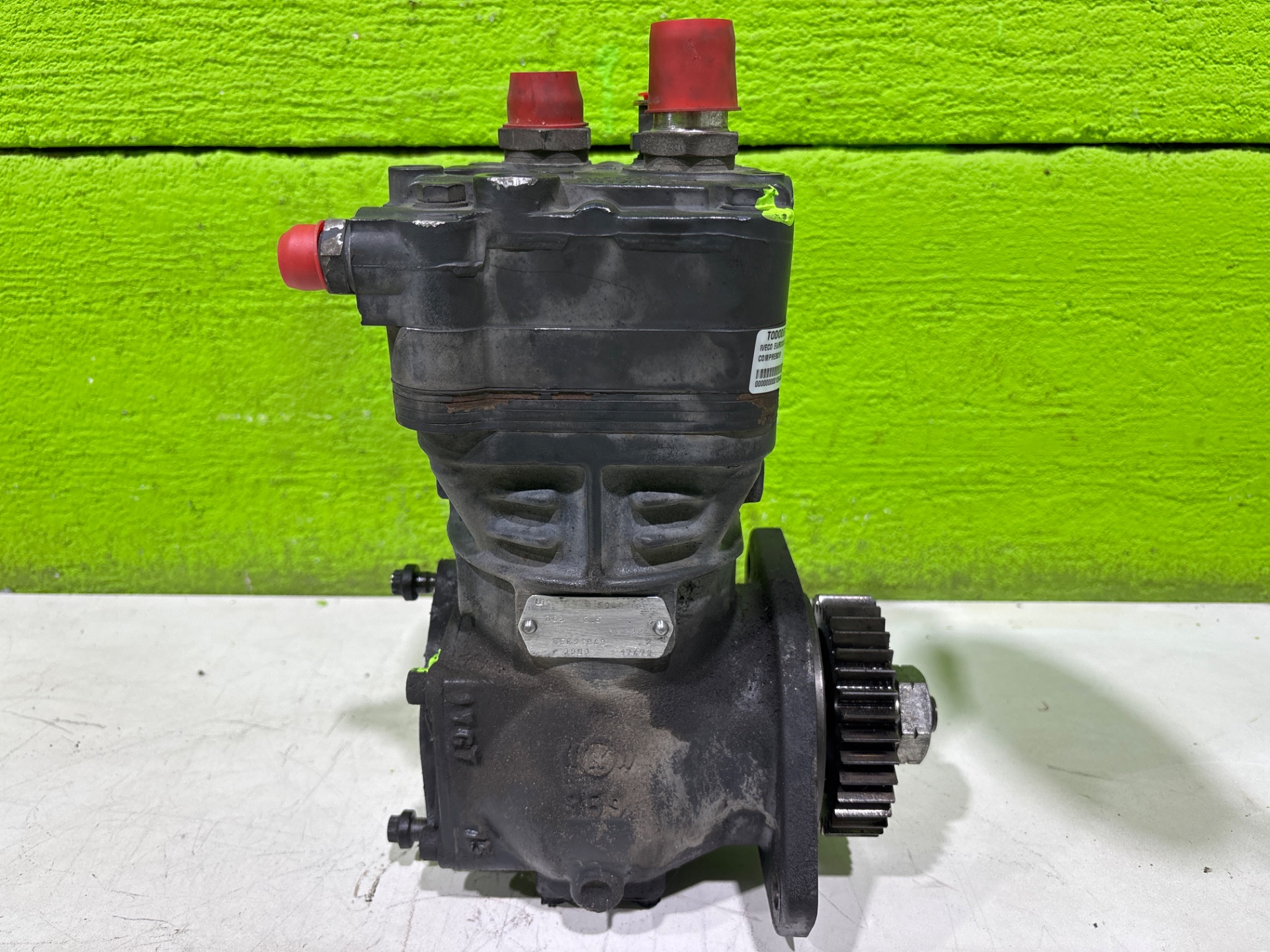 Compresor iveco eurocargo volquete 120 e 4x2 cabina dobl