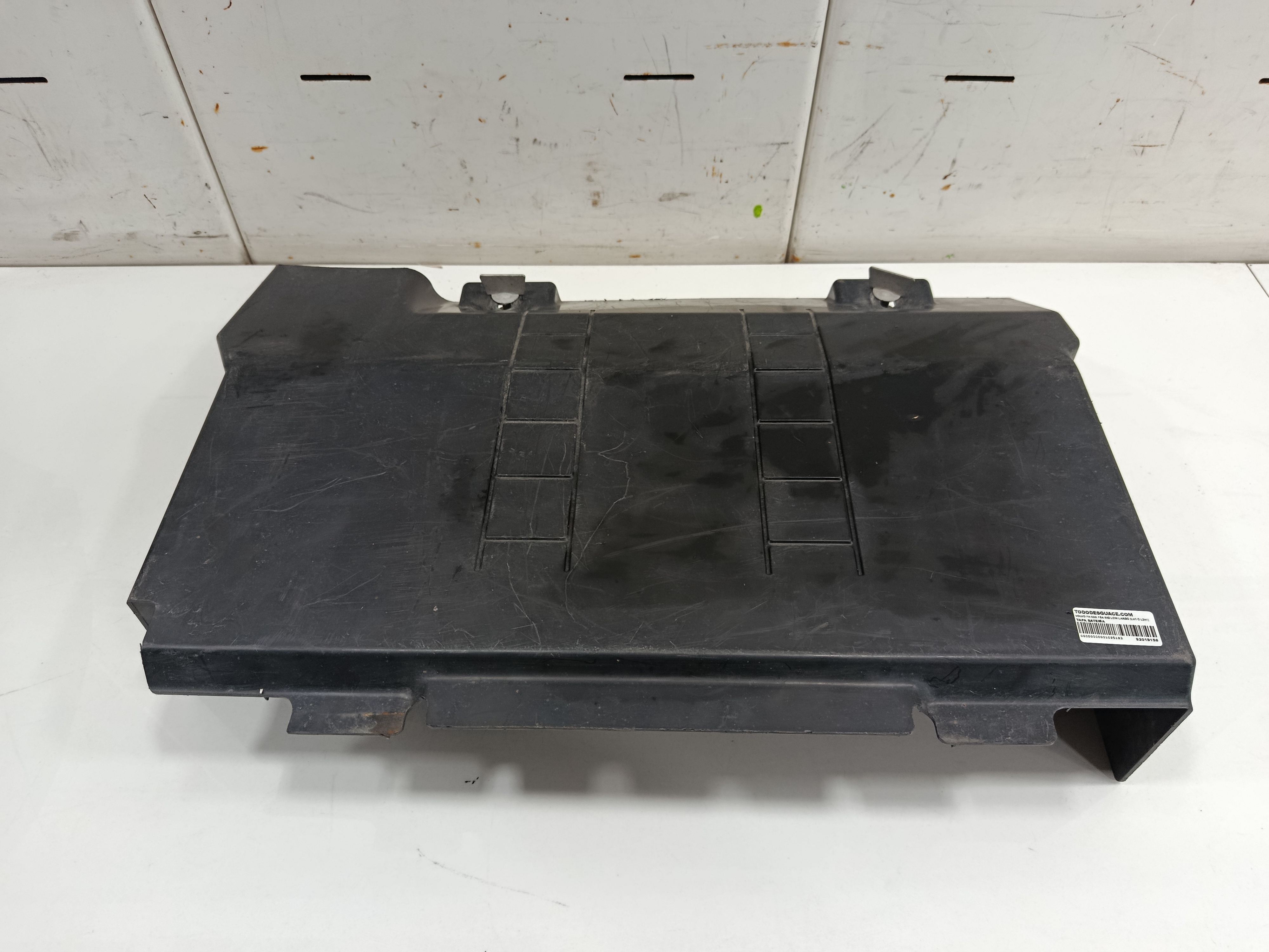 Tapa bateria volvo fh xxx fsa 6x2 low largo (lh1 o l2h1)