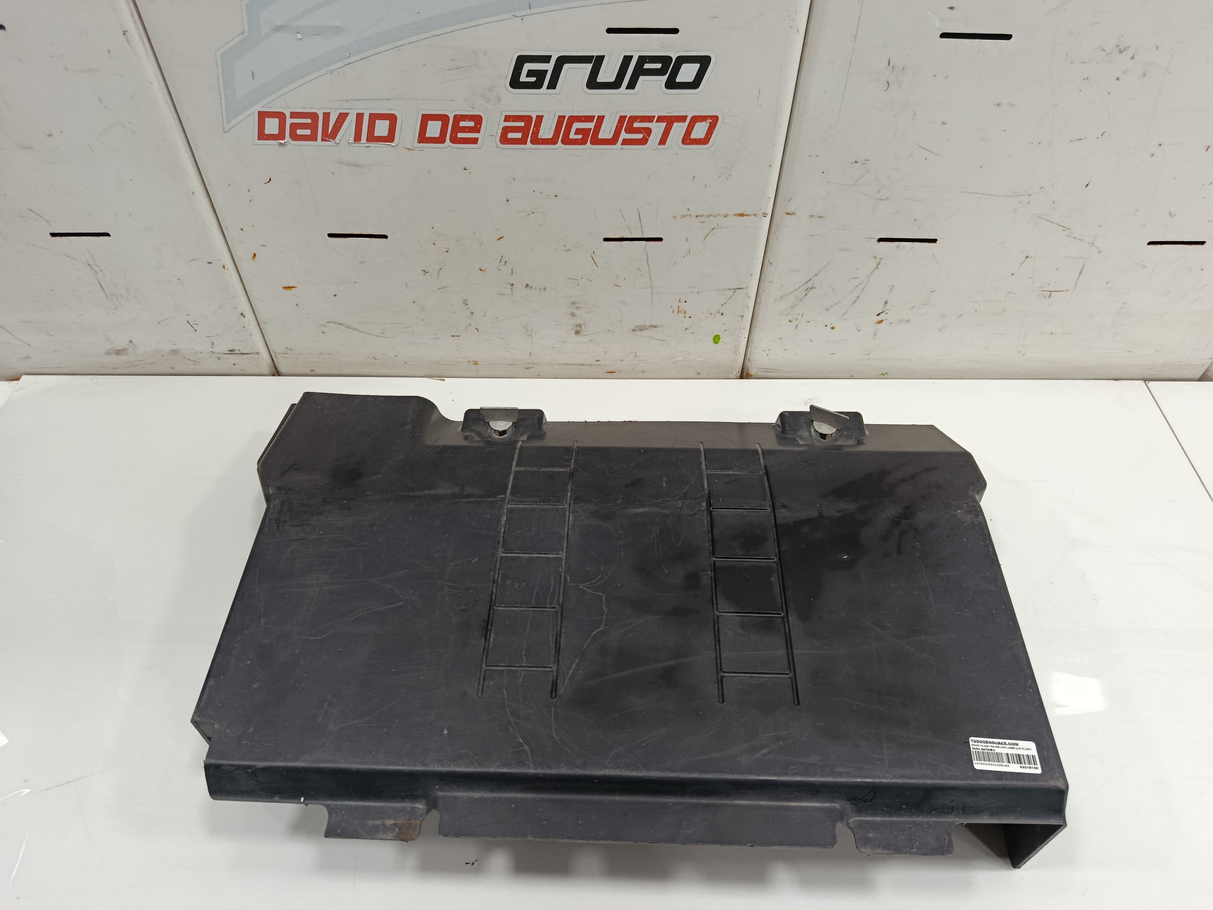 Tapa bateria volvo fh xxx fsa 6x2 low largo (lh1 o l2h1)