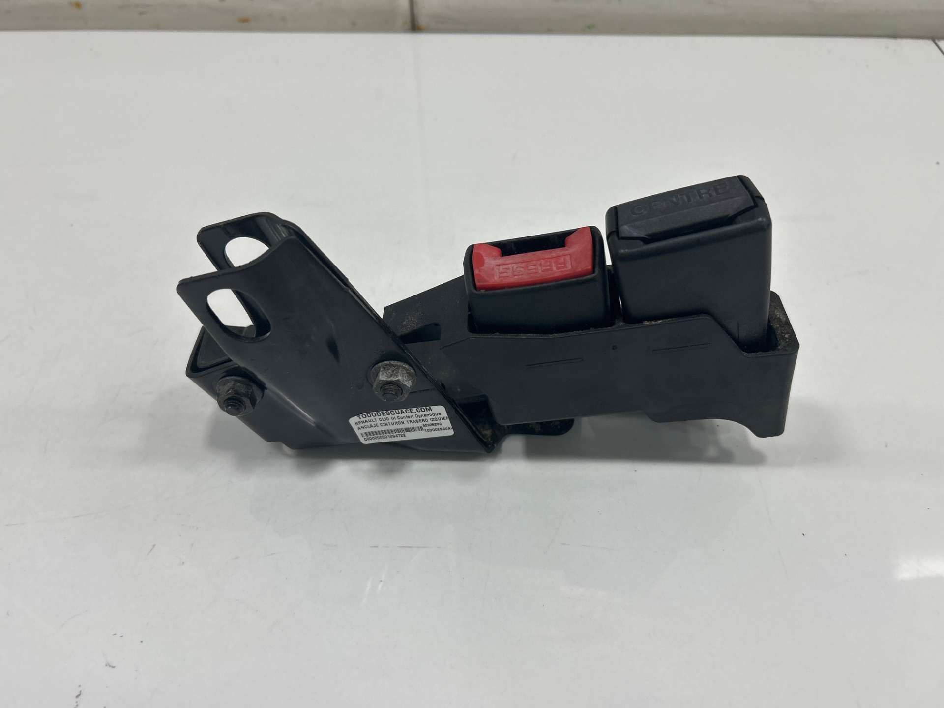 Anclaje cinturon trasero izquierdo renault clio iii confort dynamique