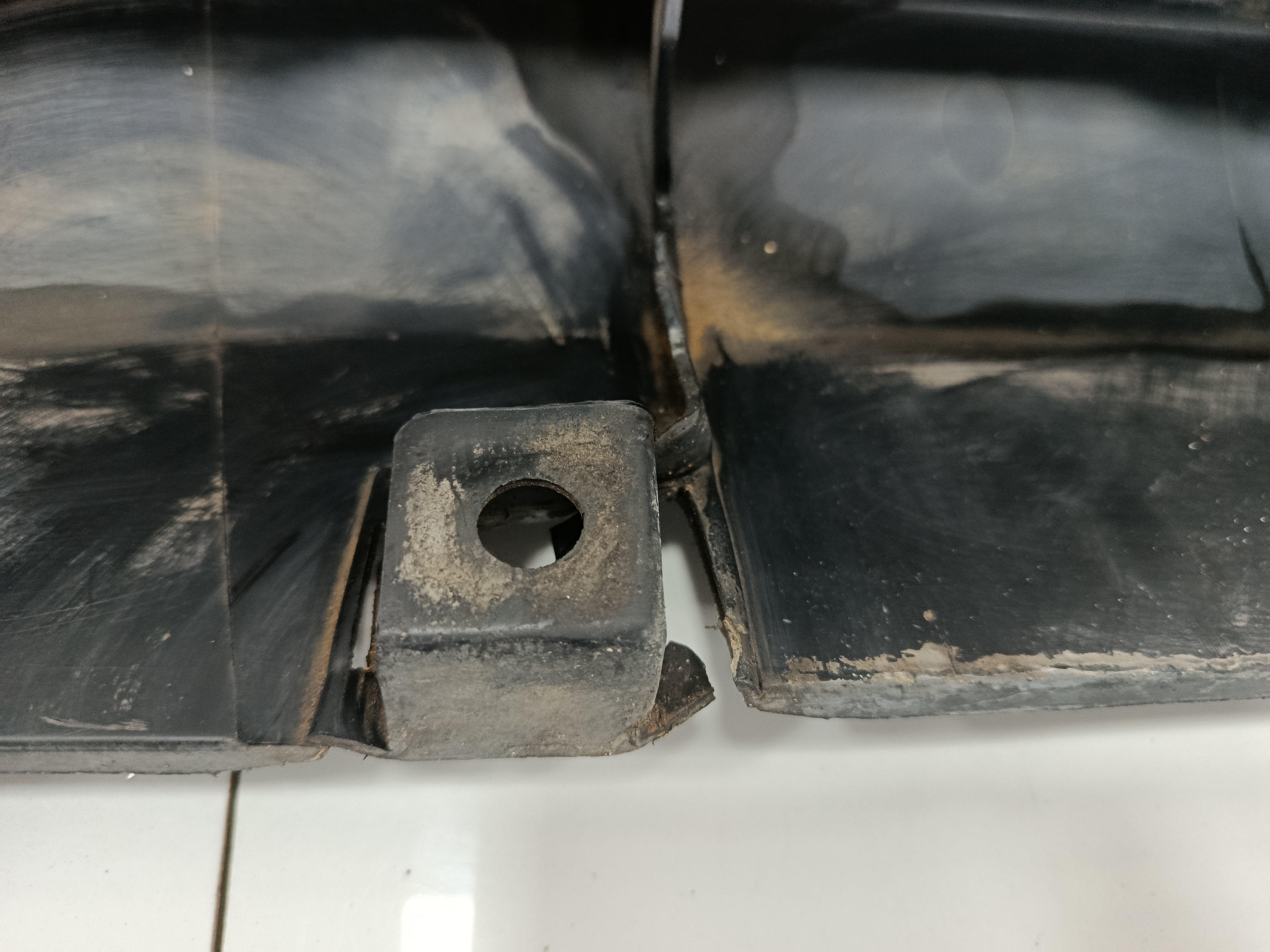Faldon lateral tesla model s basis