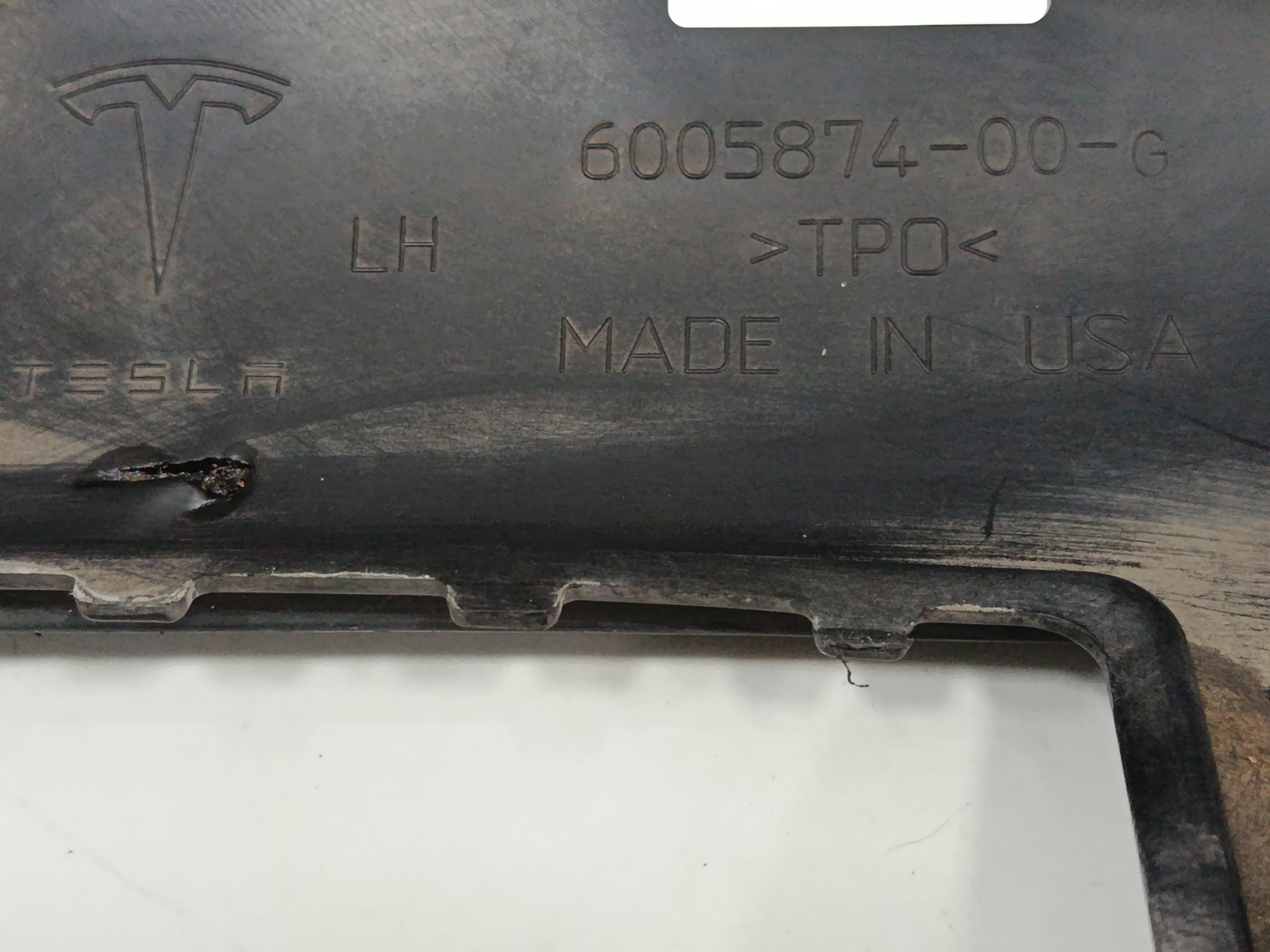 Faldon lateral tesla model s basis
