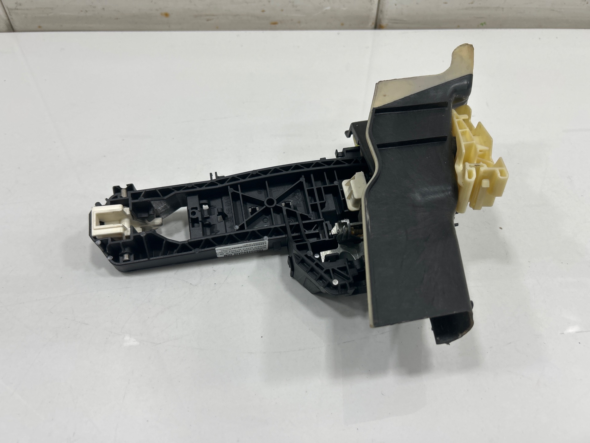 Soporte maneta exterior delantera izquierda mercedes-benz clase e (w212) lim. 220 cdi blueefficiency (212.00