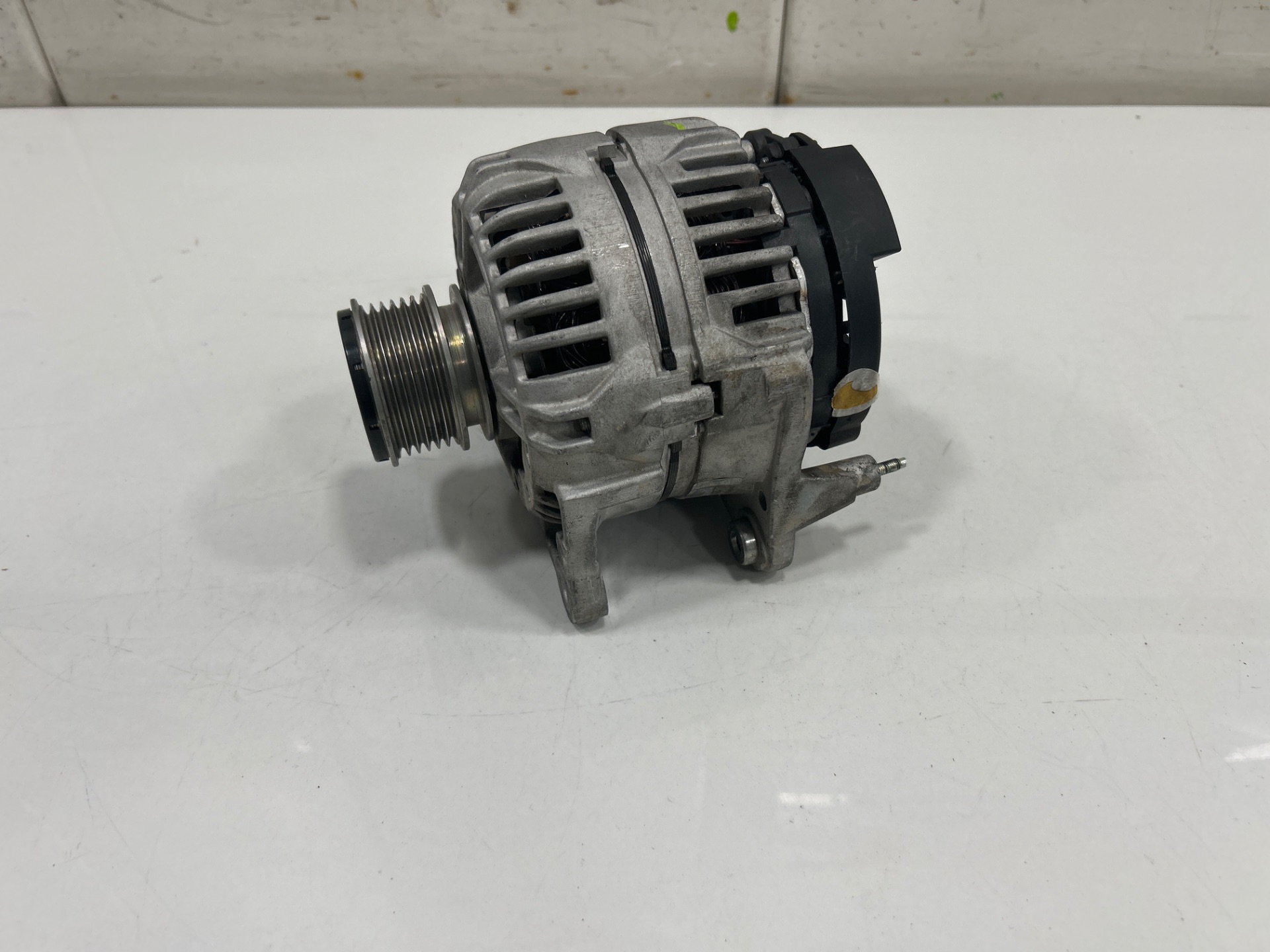 Alternador volkswagen lt caja cerrada  combi (mod. 1997) lt  28  caja cerrada