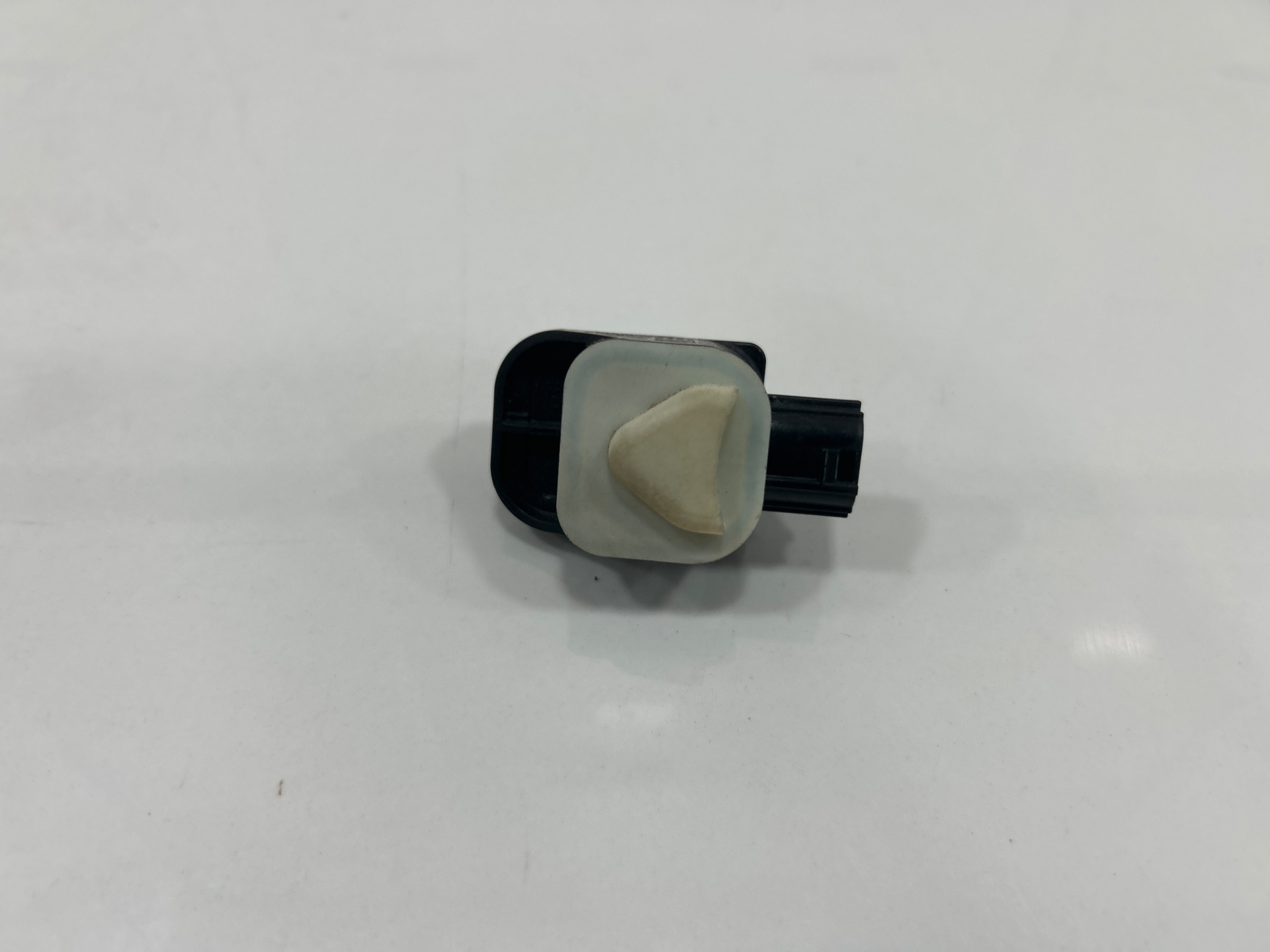 Sensor de impacto toyota corolla (e21) hybrid style