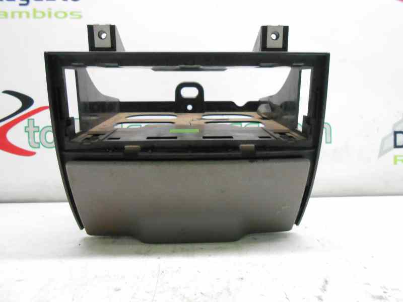  soporte bebidas   mercedes sprinterii caja cerrada (desde 01.06) 309/311/313/315 cdi (906.631/633/635/637) 2.1 cdi cat