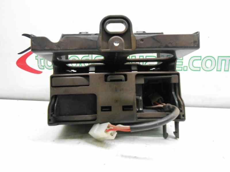  soporte bebidas   mercedes sprinterii caja cerrada (desde 01.06) 309/311/313/315 cdi (906.631/633/635/637) 2.1 cdi cat