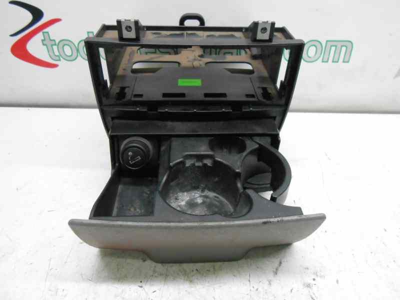  soporte bebidas   mercedes sprinterii caja cerrada (desde 01.06) 309/311/313/315 cdi (906.631/633/635/637) 2.1 cdi cat