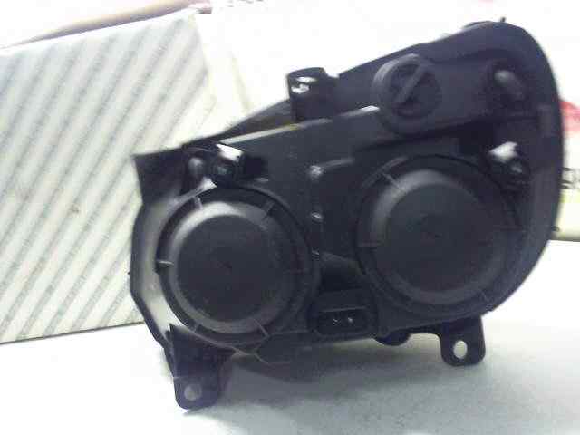  faro derecho   fiat recambio original . .