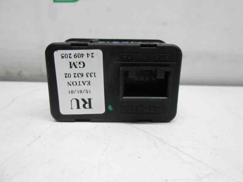  maneta elevalunas delantera izquierda   opel corsa c club 1.2 16v cat (z 12 xe / lw4)
