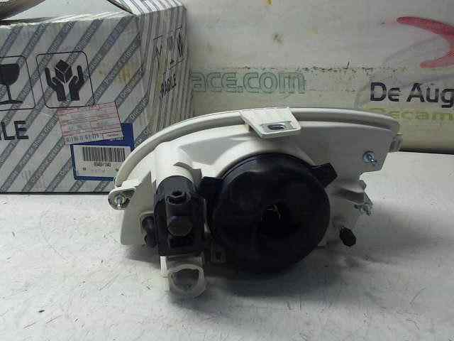  faro derecho   fiat recambio original . .