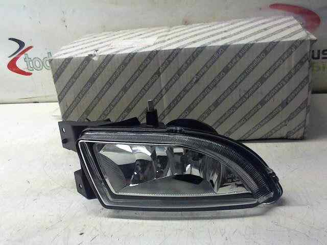  faro antiniebla derecho   fiat recambio original . .