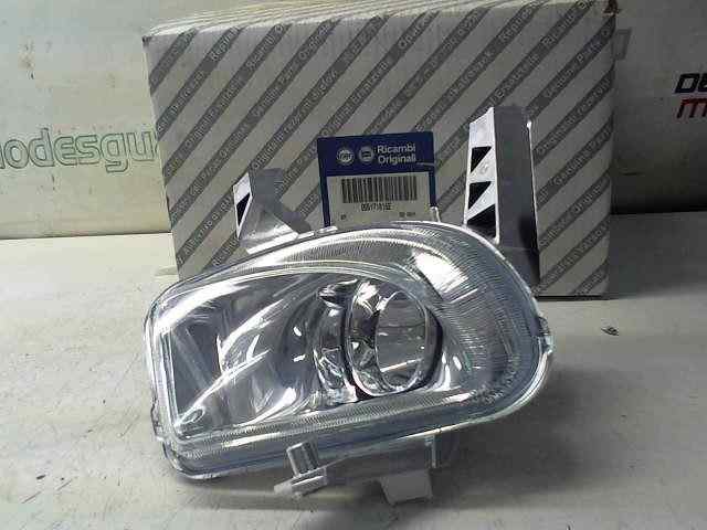  faro antiniebla derecho   fiat recambio original . .