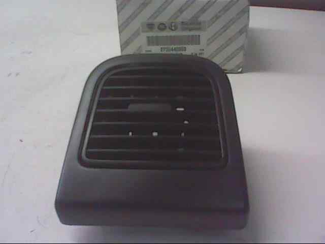  rejilla aire derecha   fiat recambio original . .