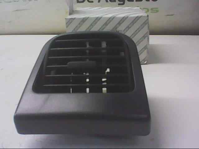  rejilla aire derecha   fiat recambio original . .