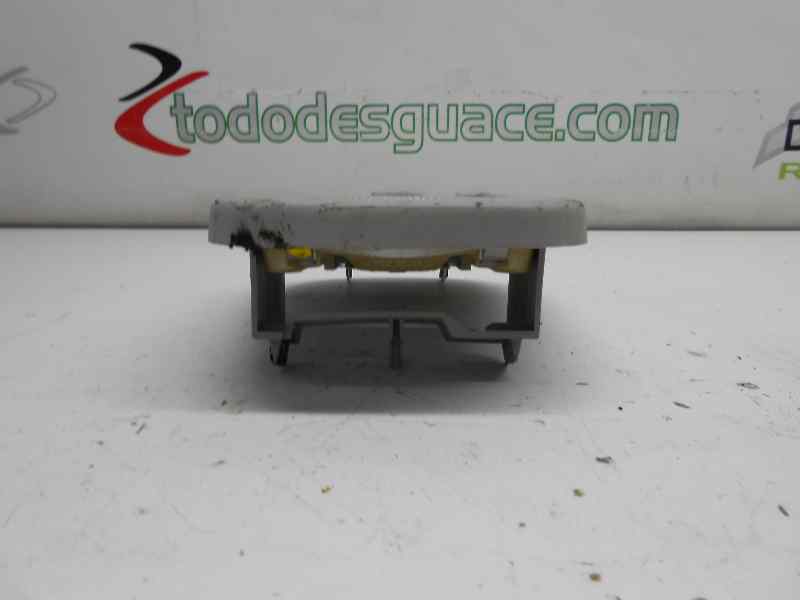  luz interior   peugeot 407 sw sr confort 1.6 hdi fap cat (9hz / dv6ted4)