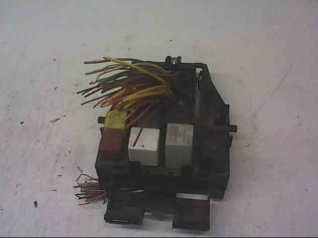  caja reles / fusibles   renault megane i berlina hatchback (ba0) 1.6e europa 1.9 diesel