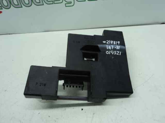 portalamparas trasero izquierdo   ford fiesta berlina ghia 1.25 16v cat