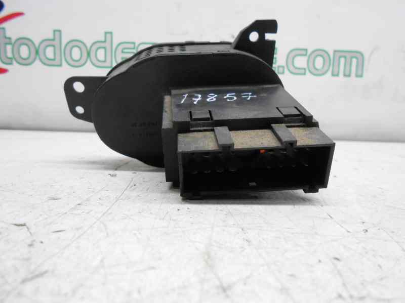  mando luces   ford focus berlina (cak) ambiente 1.8 tddi turbodiesel cat