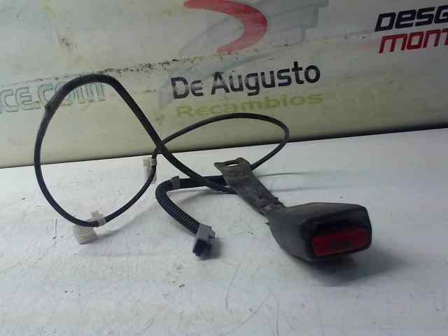  anclaje cinturon seguridad delantero izquierdo   toyota auris luna+ 1.4 turbodiesel cat