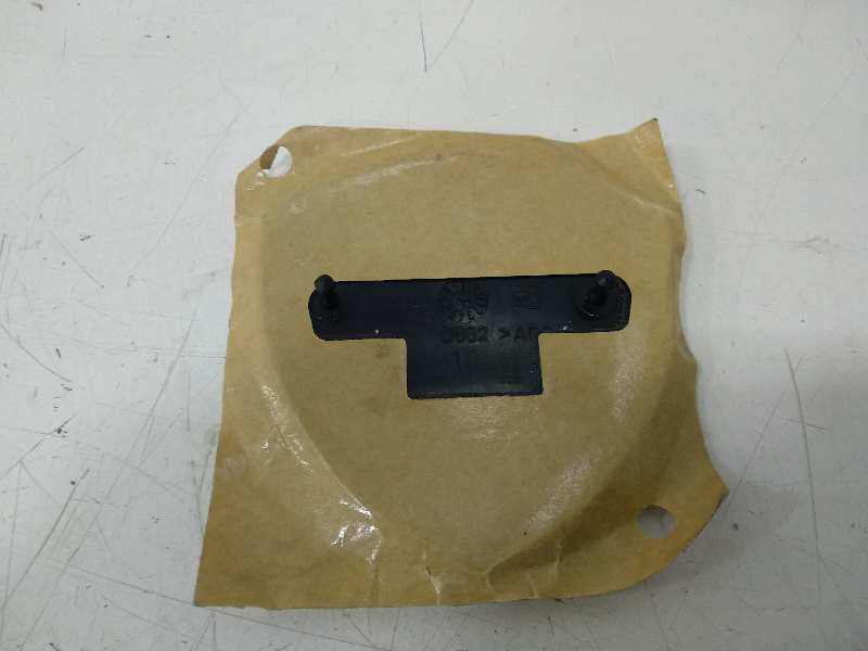  anagrama frontal   fiat recambio original . .