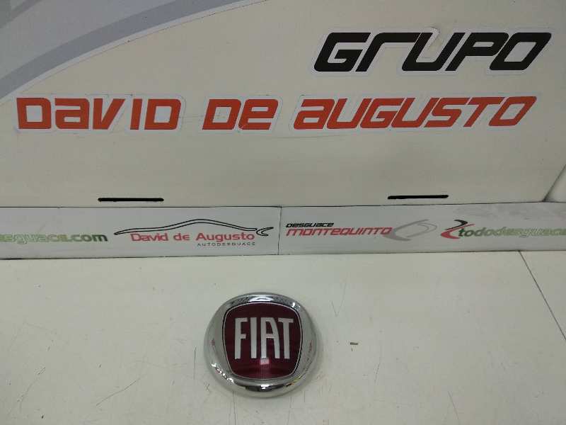  anagrama frontal   fiat recambio original . .