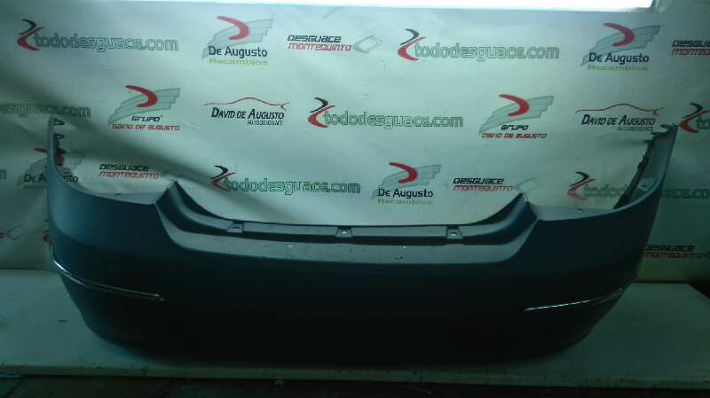  paragolpes trasero   fiat recambio original . .