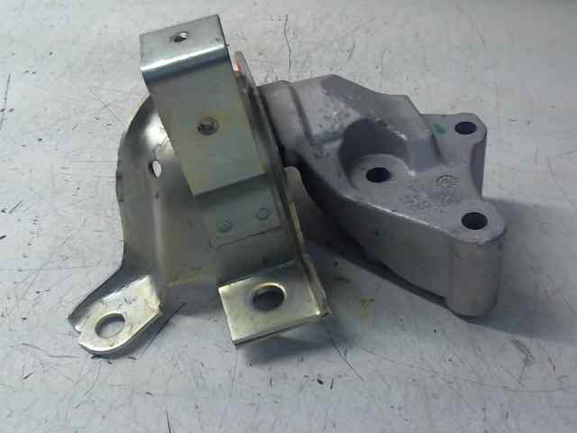  soporte motor superior derecho   fiat recambio original . .