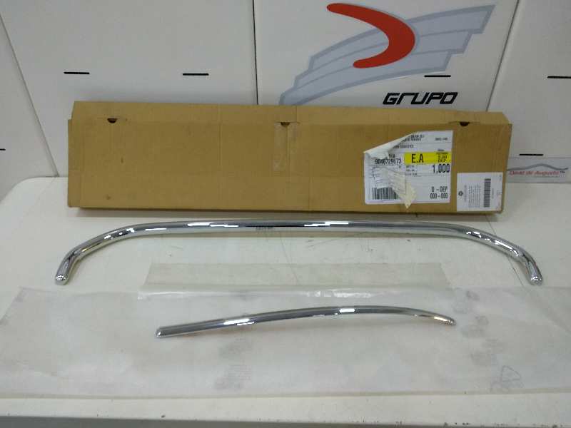  molduras delanteras   fiat recambio original . .