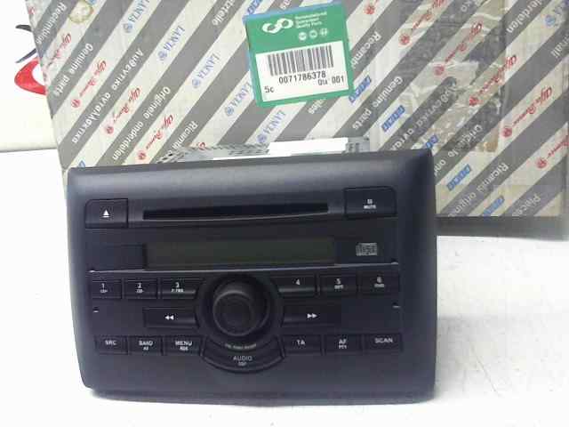  sistema audio / radio cd   fiat recambio original . .