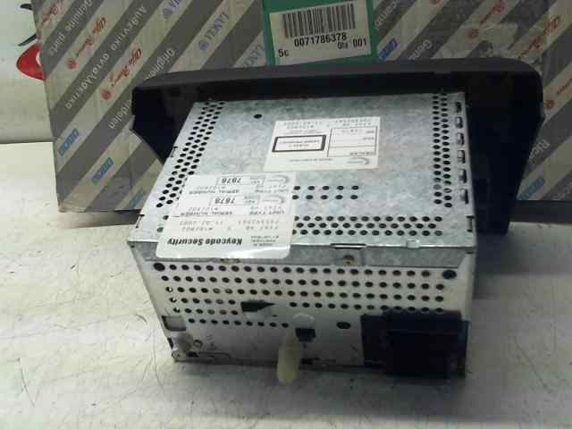  sistema audio / radio cd   fiat recambio original . .