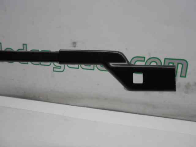  brazo limpia delantero derecho   seat recambio original .