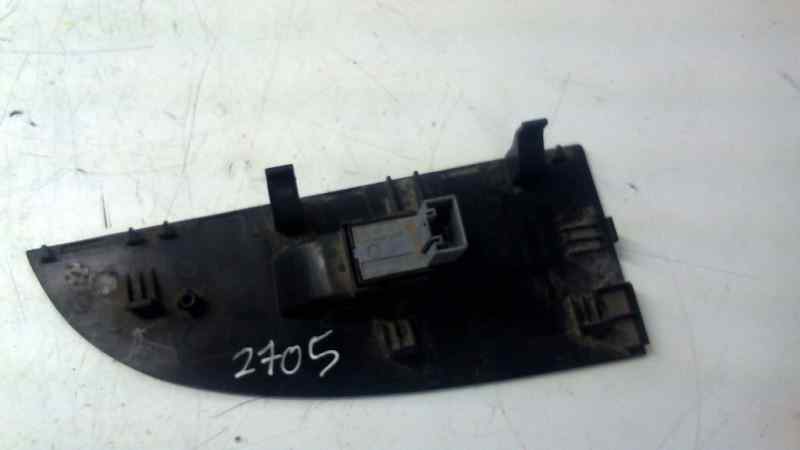  mando elevalunas delantero derecho   seat leon (1p1) reference 1.9 tdi