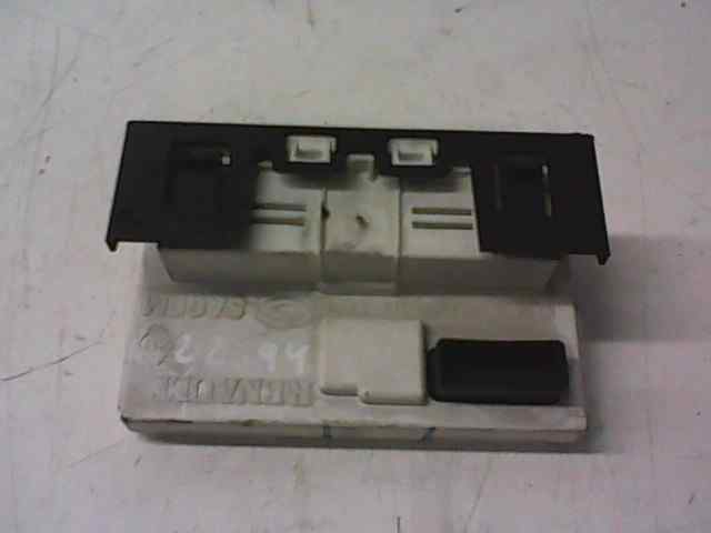  display central   renault megane ii berlina 5p confort authentique 1.5 dci diesel
