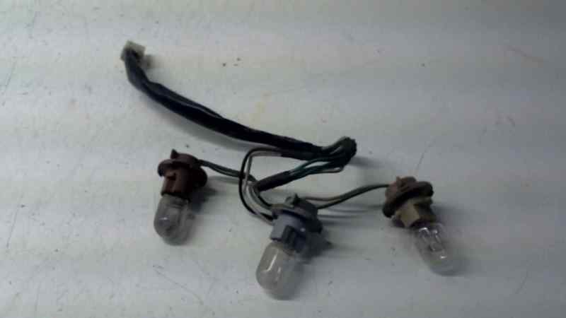  portalamparas trasero izquierdo   toyota rav 4 (a2) 2.0 d-4d executive 4x4 (2003-) 2.0 turbodiesel cat