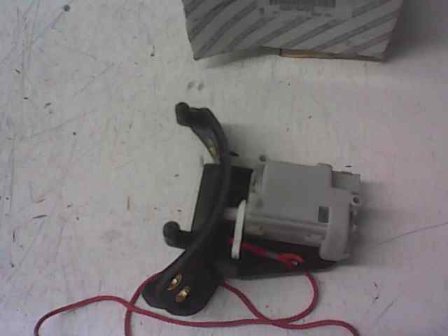  motor cierre tapa combustible   fiat recambio original . .